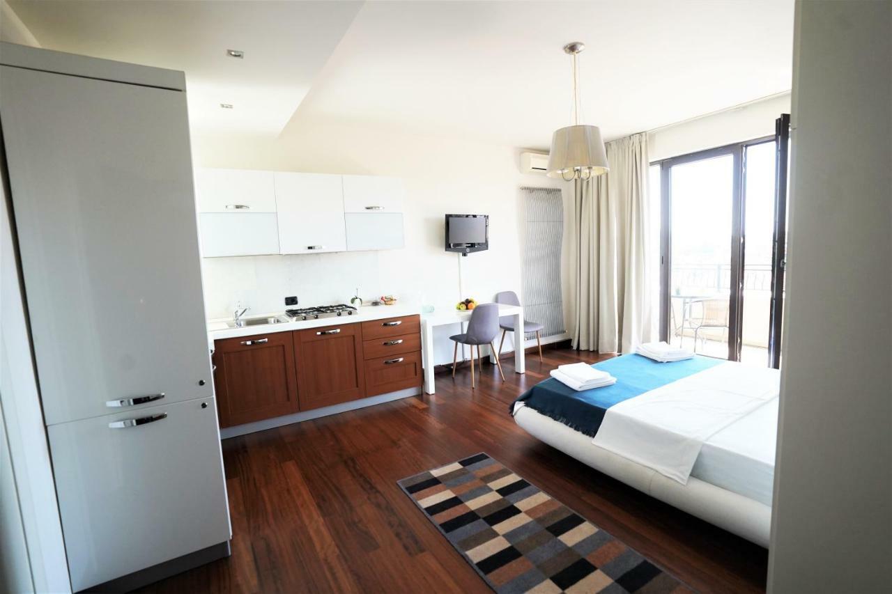 City Center Premium Apartments Bukarest Kültér fotó