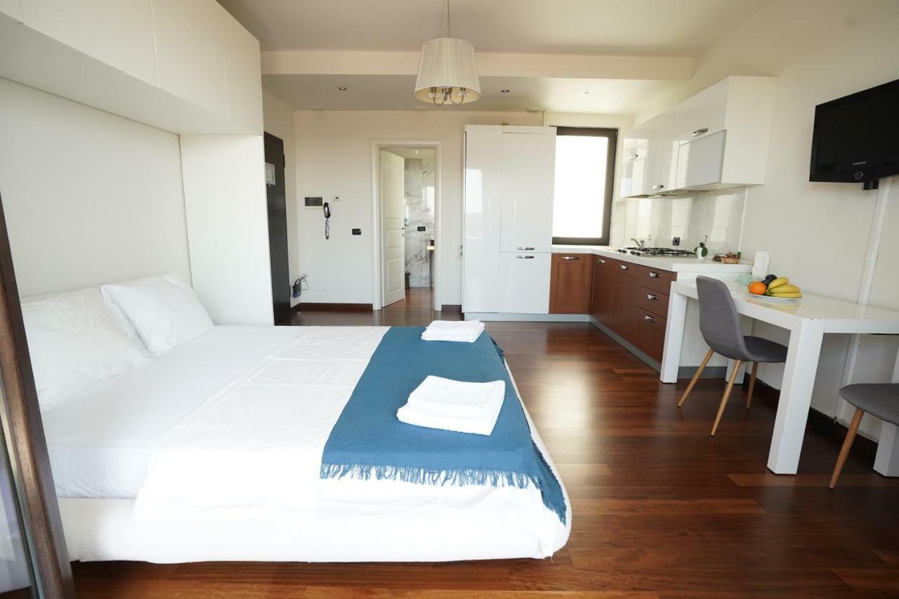 City Center Premium Apartments Bukarest Kültér fotó