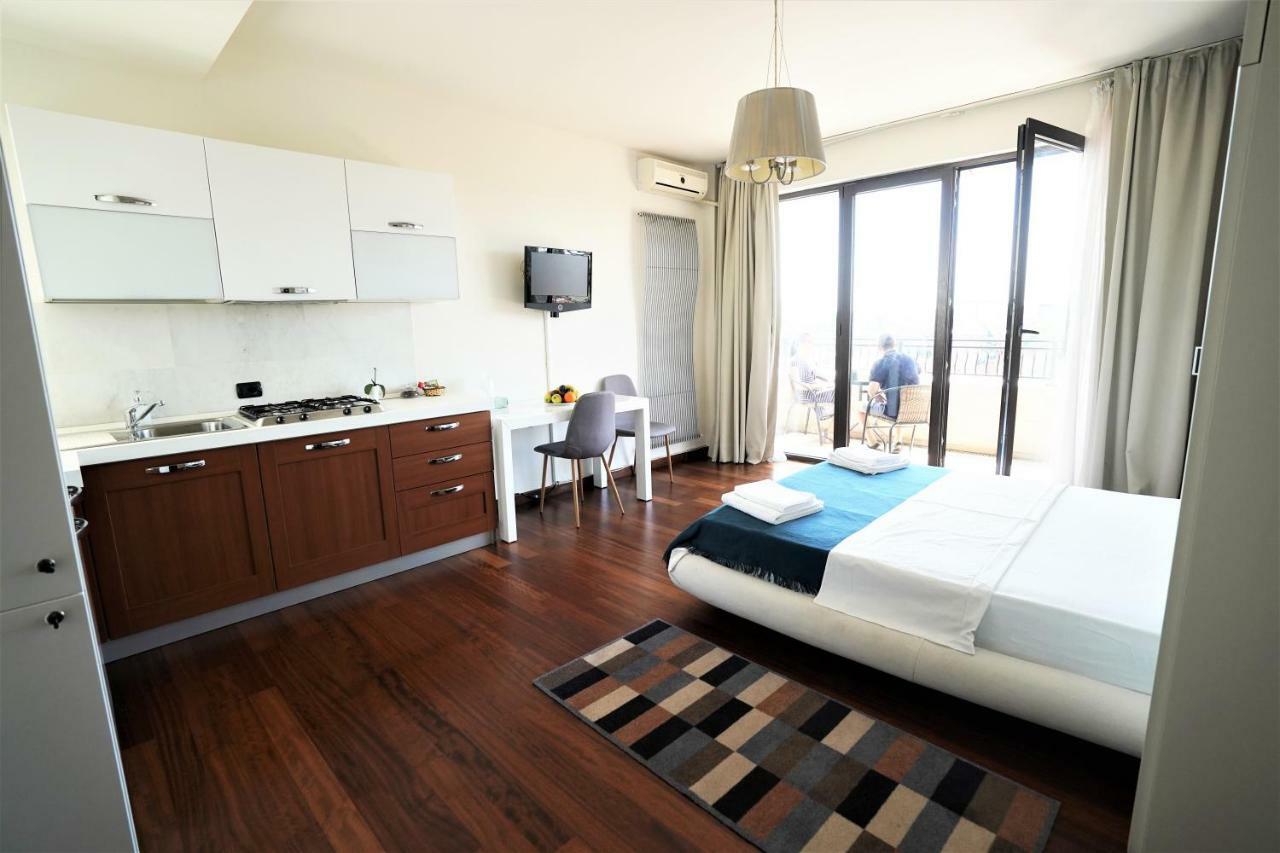 City Center Premium Apartments Bukarest Kültér fotó