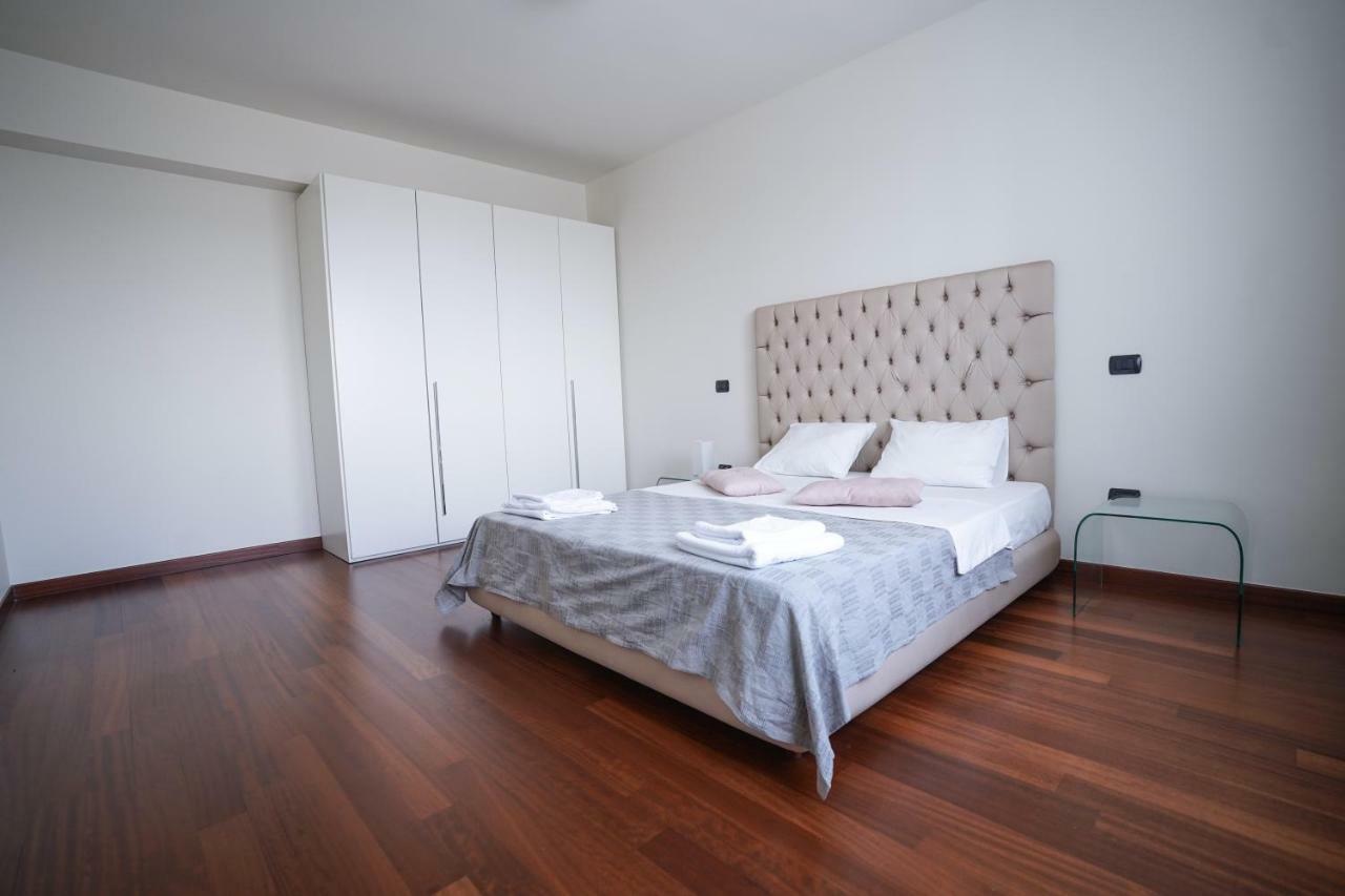 City Center Premium Apartments Bukarest Kültér fotó